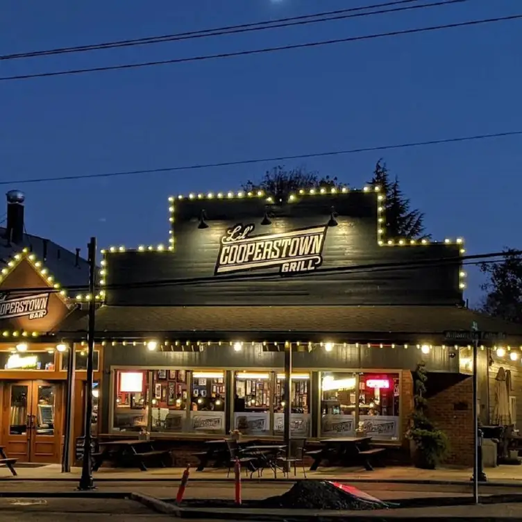 Lil' Cooperstown Bar & Grill, West Linn, OR