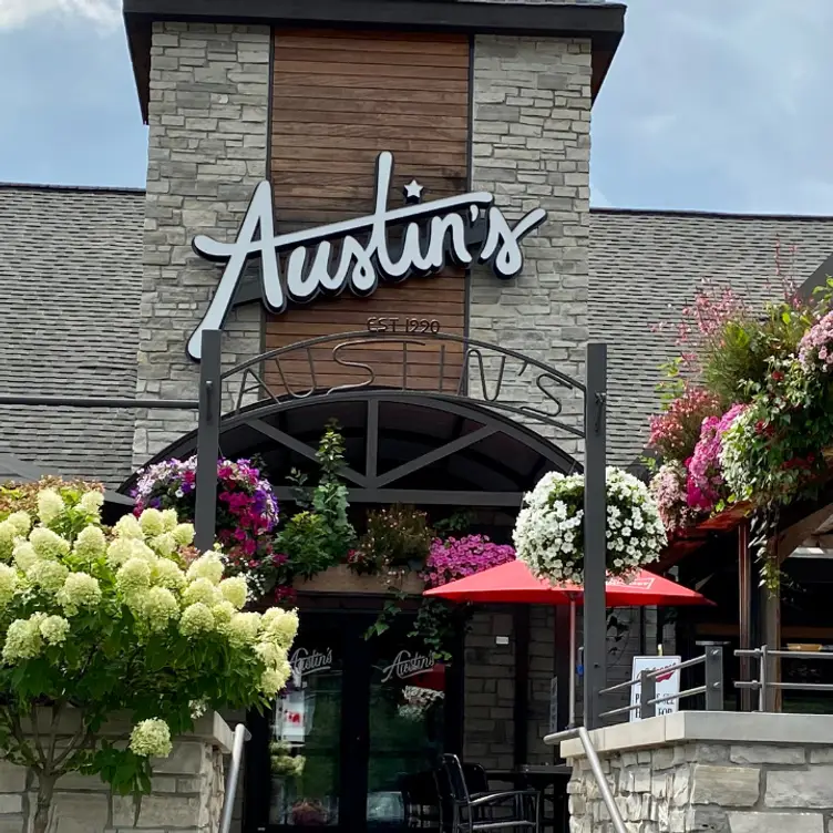 Austin's Saloon and Eatery, Libertyville, IL