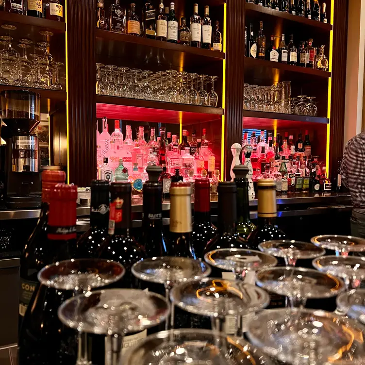 The Parisian Restaurant & Wine bar - Jupiter, FL | OpenTable