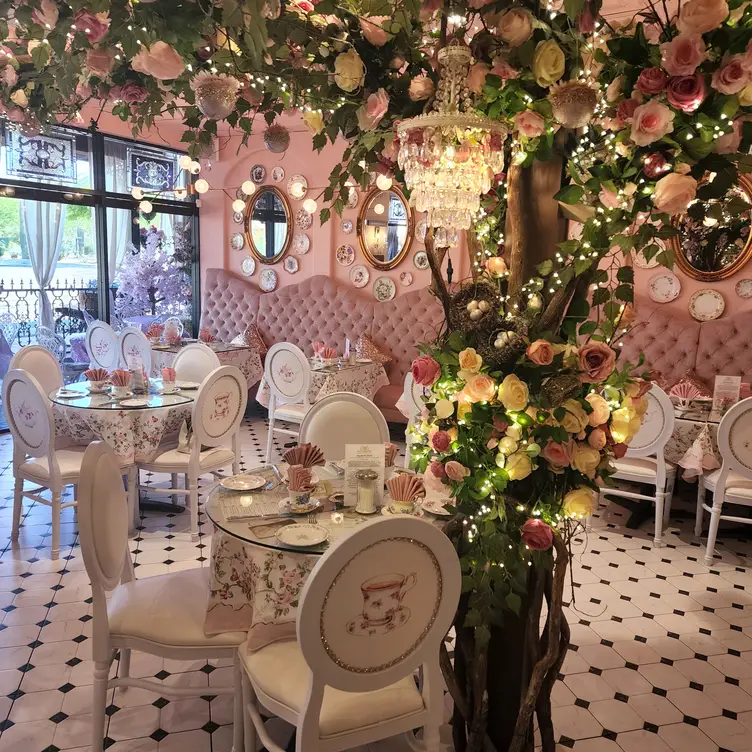 English Rose Tea Room, Carefree, AZ