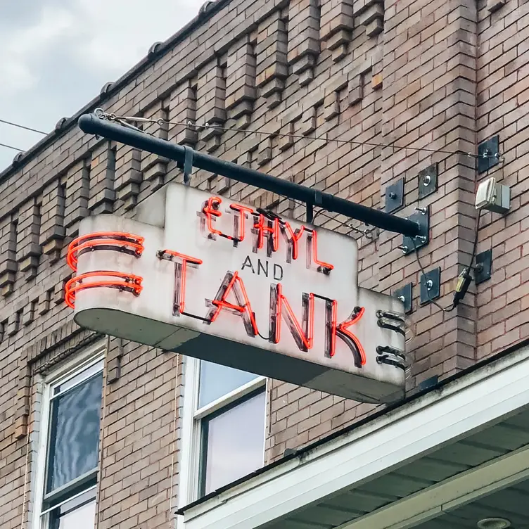 Ethyl & Tank, Columbus, OH