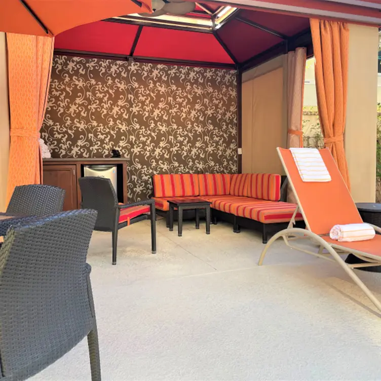 Resort Pool Cabanas and Daybeds The Orleans Hotel & Casino Restaurant