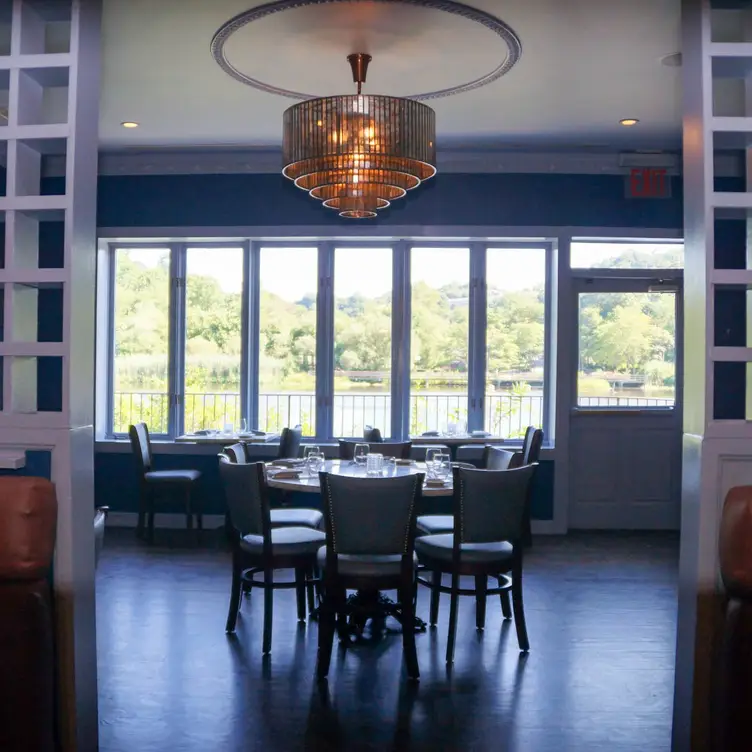 Water View Restaurant  - Gatsby's Landing- Roslyn, Roslyn, NY