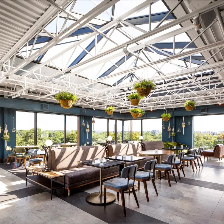 Rooftop Interior - Rooftop Bar at the Broadview Hotel，ONToronto