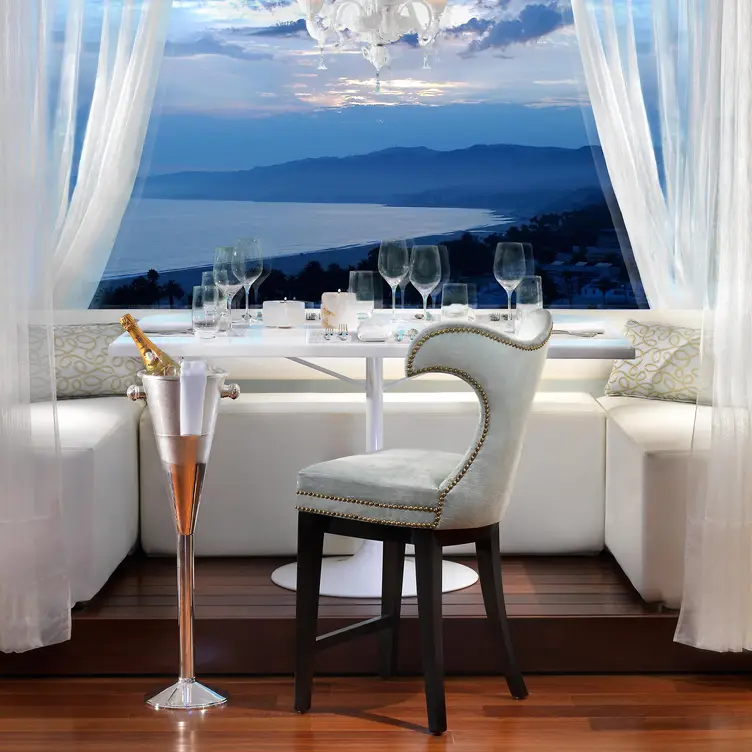 Lounge Cabana - The Penthouse Restaurant, Santa Monica, CA