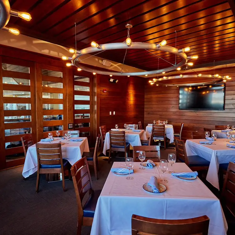 Legal Sea Foods - Braintree – Forbes Road, Braintree, MA Legal Sea Foods - Braintree – Forbes Road, Braintree, MA