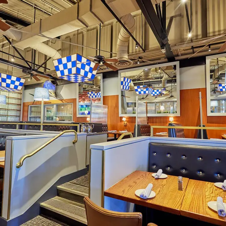 Legal Sea Foods - Framingham, Framingham, MA Legal Sea Foods - Framingham, Framingham, MA
