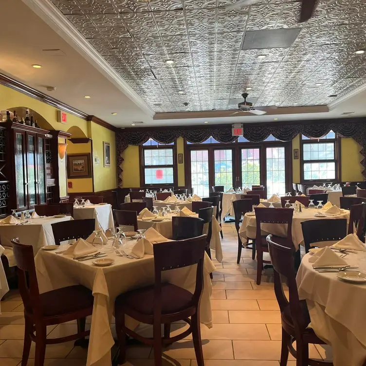 Enzo's Restaurant - Updated 2024, Italian Restaurant in Mamaroneck, NY