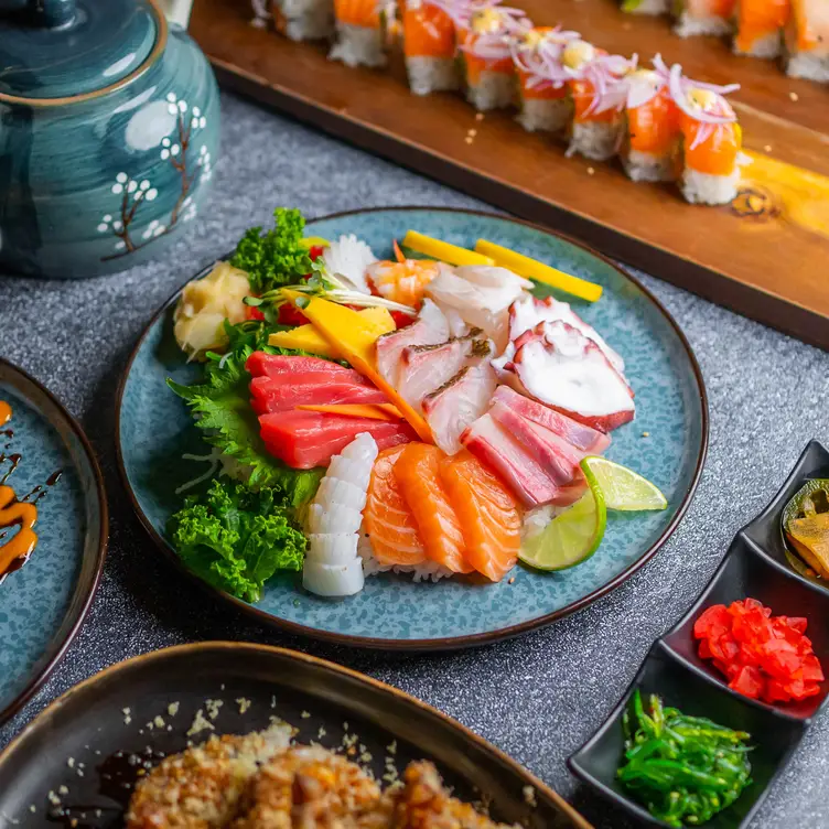 Premium Sashimi - Oyabun, Los Angeles, CA