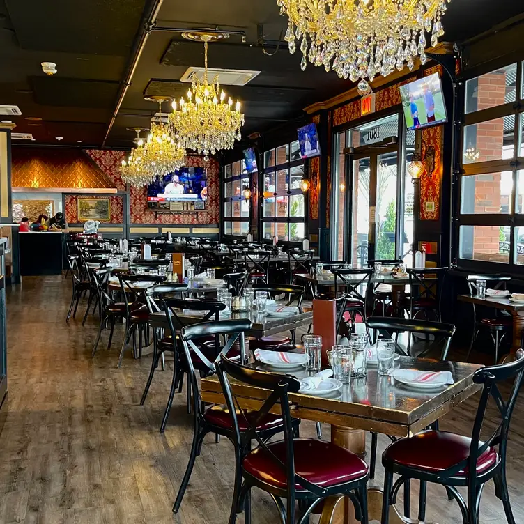 Main Dining Room  - Campania Coal Fired Pizza - Dongan Hills, Staten Island, NY