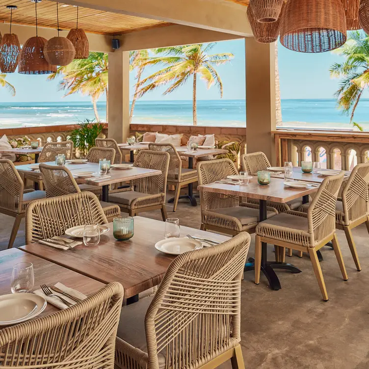 Where costal cuisine meets a relaxed beach vibe - Sama，PRLuquillo