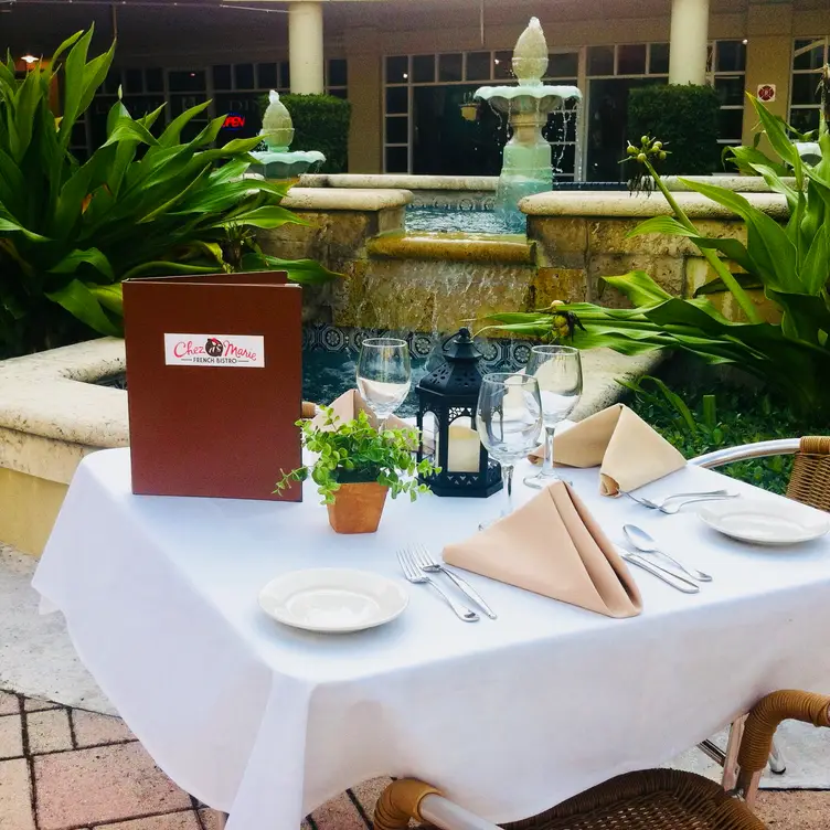 Patio Seating - Chez Marie French Bistro，FLBoca Raton