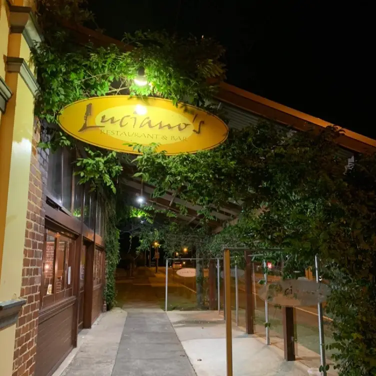 Luciano's Bar and Restaurant，AU-VICDrouin