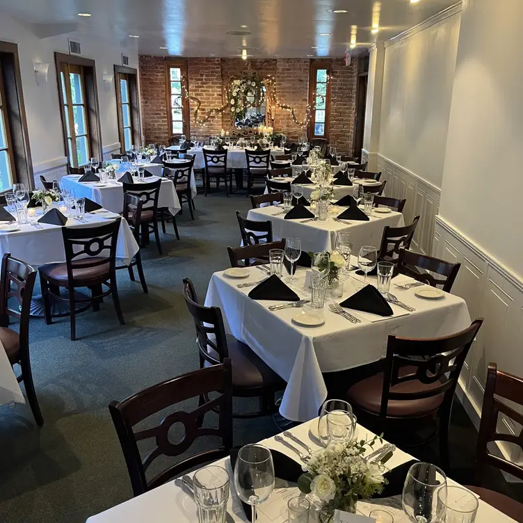 Banquet Room - Nuvolari's��，LAMandeville