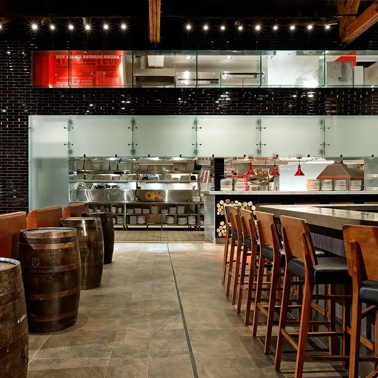Open concept kitchen - Amsterdam Brewhouse & Restaurant, Toronto, ON