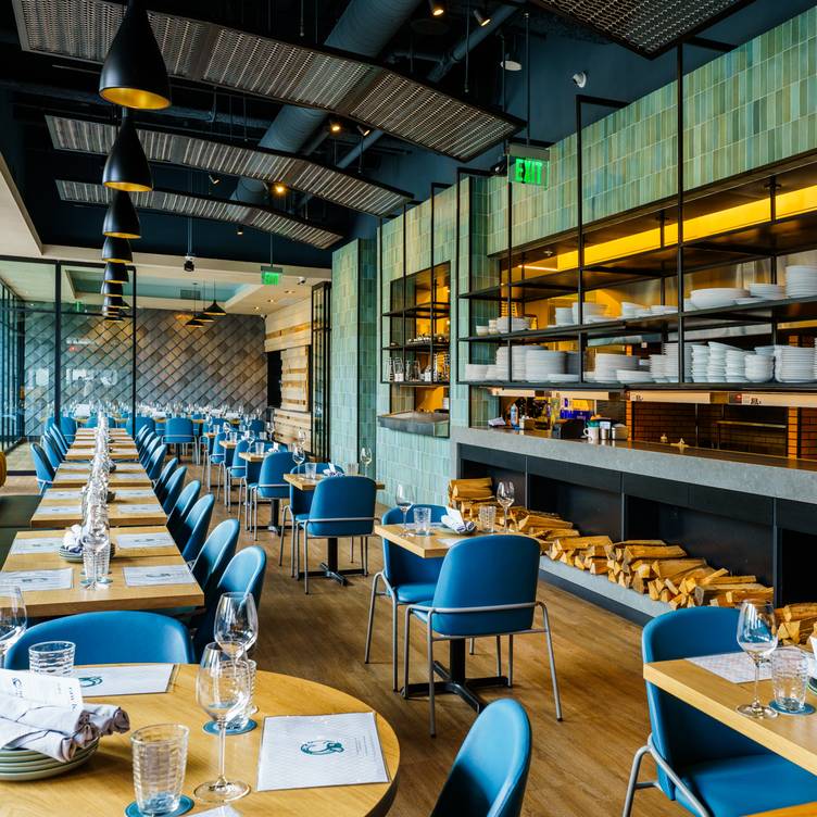New England Seafood Restaurant Hook + Line Arrives in the Seaport
