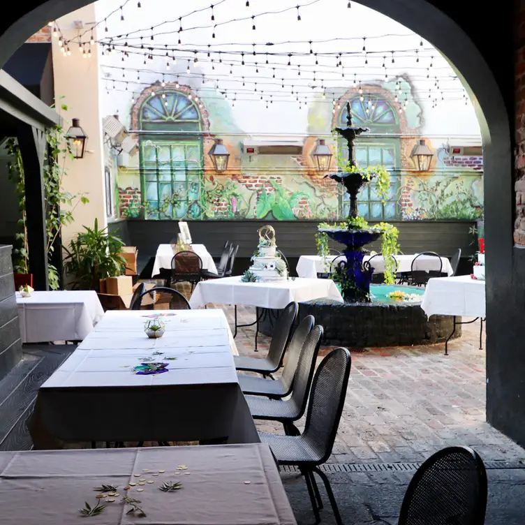 Courtyard - New Orleans Creole Cookery LA New Orleans