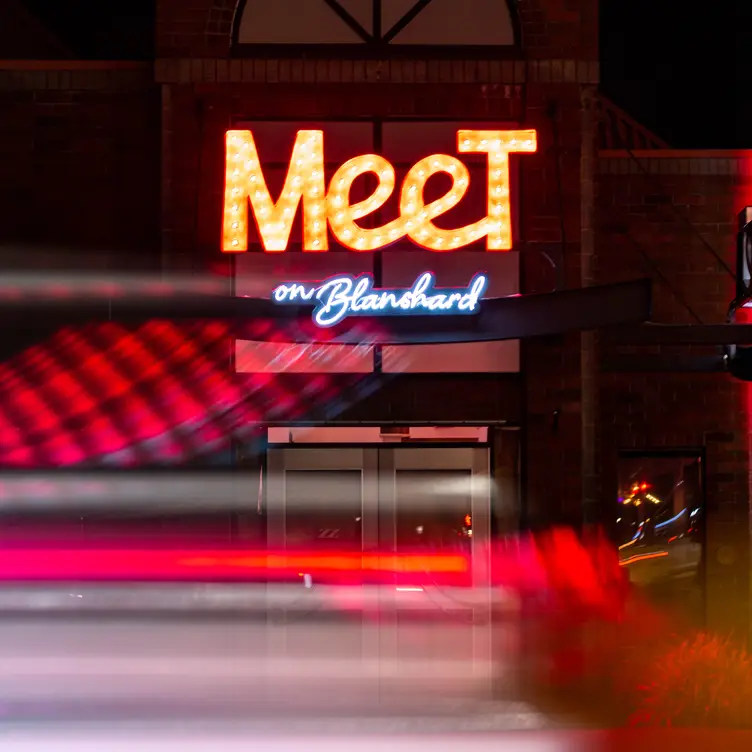 Entrance-of-meet-on-blanshard-restaurant - Meet on Blanshard，BCVictoria