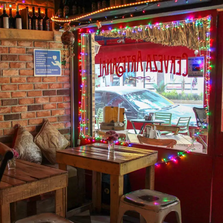 Debarbas Bebedero Gourmet - Nueva York CDMX Ciudad de México