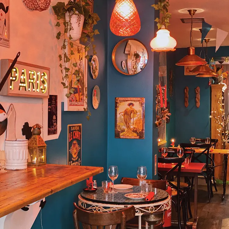 A traditional French Bistro opened for 12 years  - Chez Elles Bistro，LondonLondon