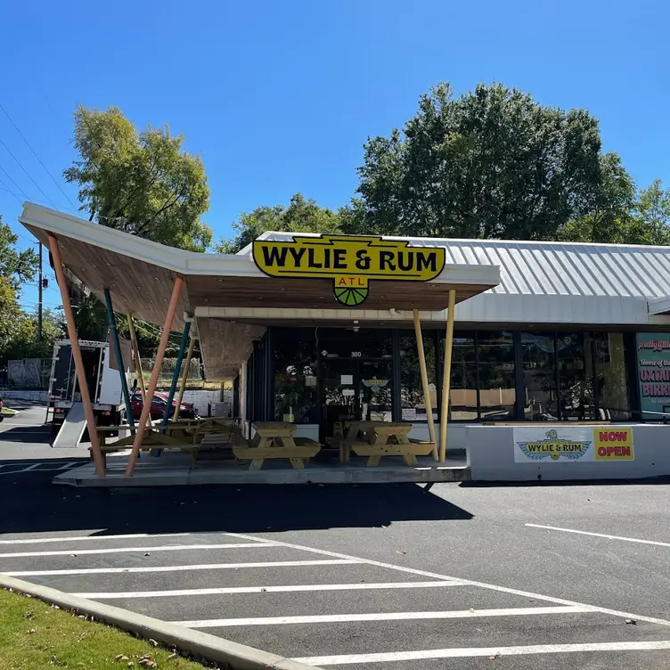 Wylie & Rum Island Bar and Grill, Atlanta, GA