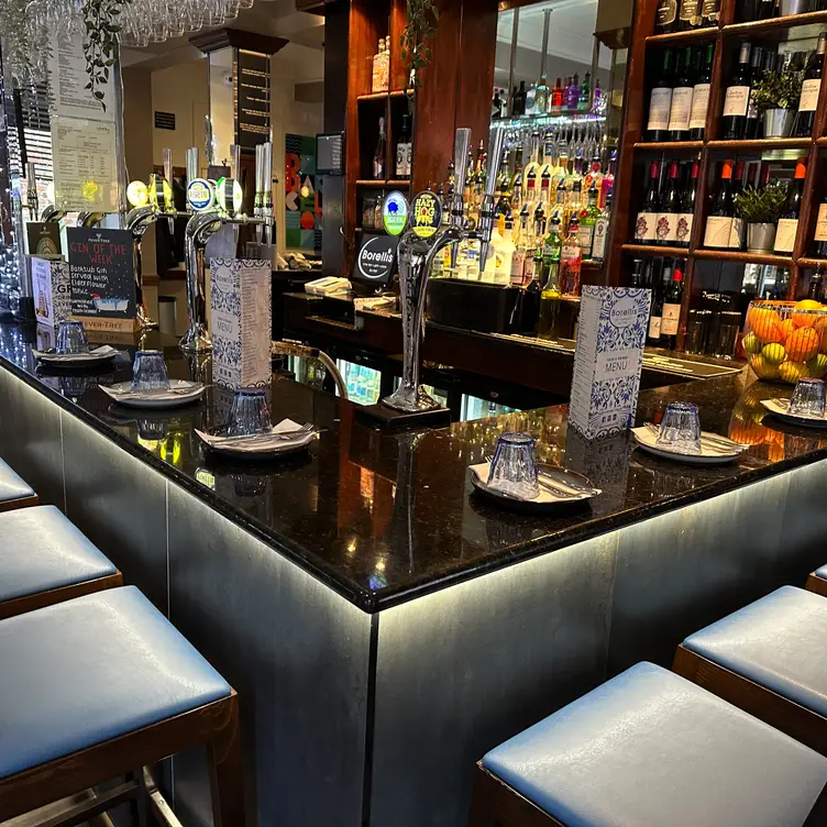 Wine Bar - Borelli's Wine Bar & Grill, Farnham, Surrey