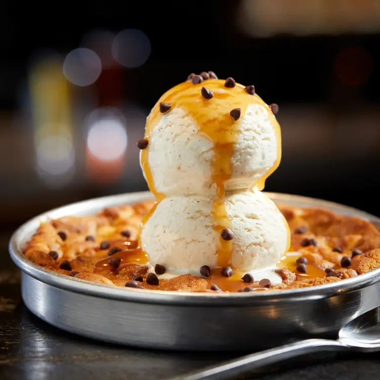 Salted Caramel Pizookie - BJ's Restaurant & Brewhouse - Fort Wayne, Fort Wayne, IN 