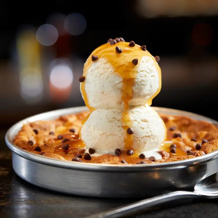 Salted Caramel Pizookie - BJ's Restaurant & Brewhouse - Roseville, Roseville, CA 