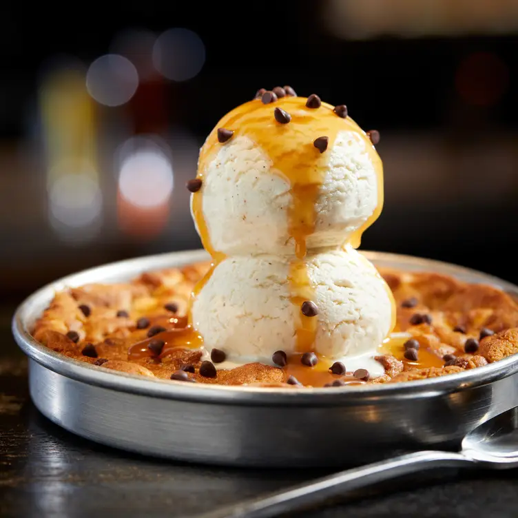 Salted Caramel Pizookie - BJ's Restaurant & Brewhouse - Temple, Temple, TX