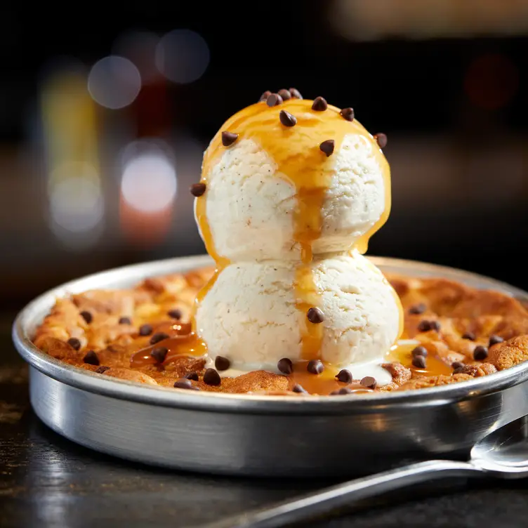 Salted Caramel Pizookie - Bj's Restaurant & Brewhouse - Toledo OH Toledo