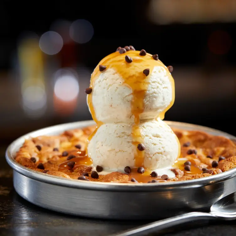 Salted Caramel Pizookie - BJ's Restaurant & Brewhouse - Valencia CA  Valencia