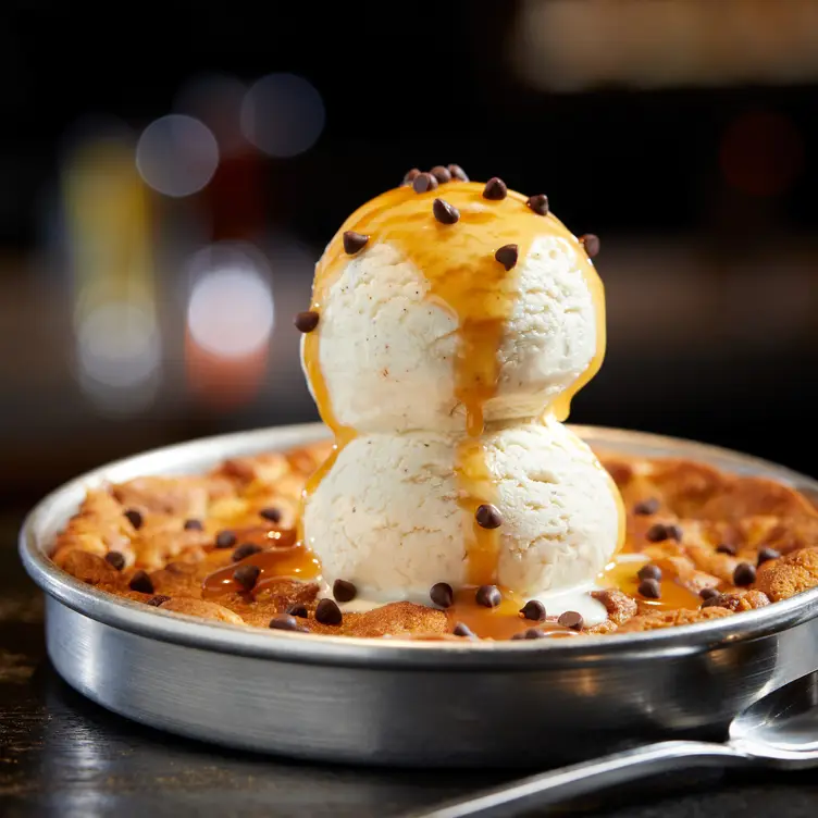 Salted Caramel Pizookie - BJ's Restaurant & Brewhouse - Oxmoor Center Mall, Louisville, KY