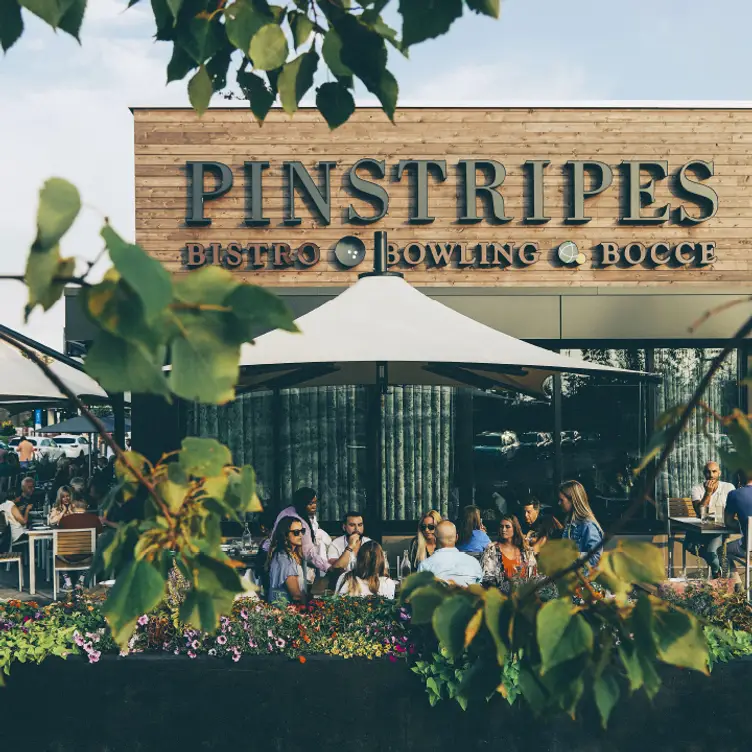 Pinstripes - Northbrook，ILNorthbrook