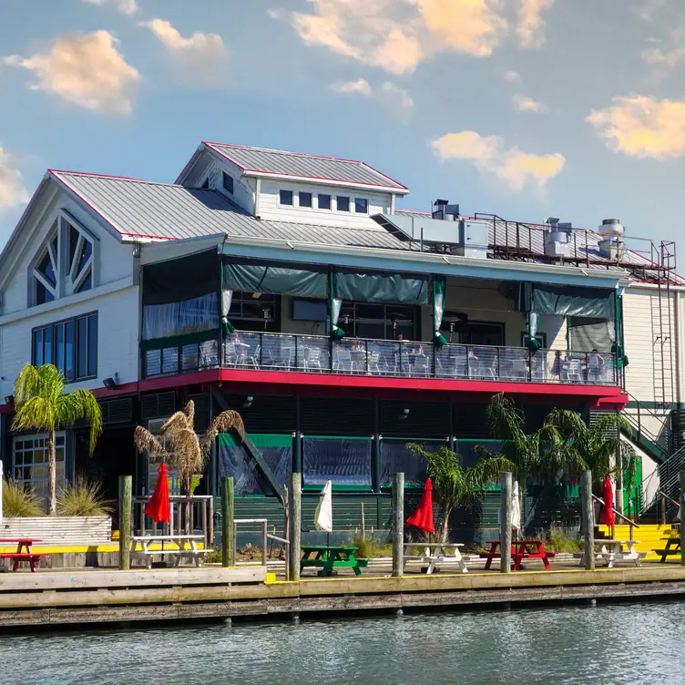 Felix's Restaurant and Oyster Bar Lakefront Updated 2024, Seafood