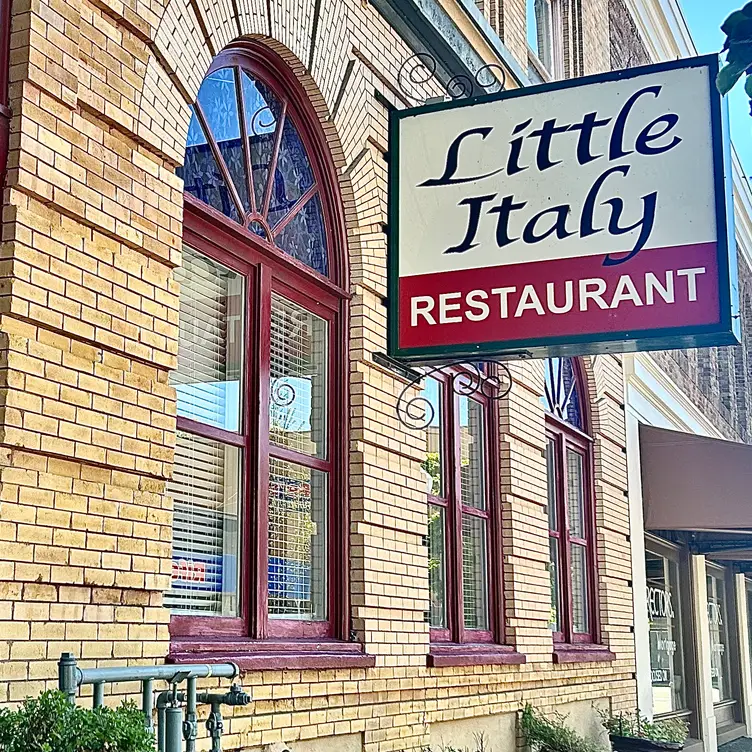 Front Entrance - Little Italy LLC OR Coos Bay