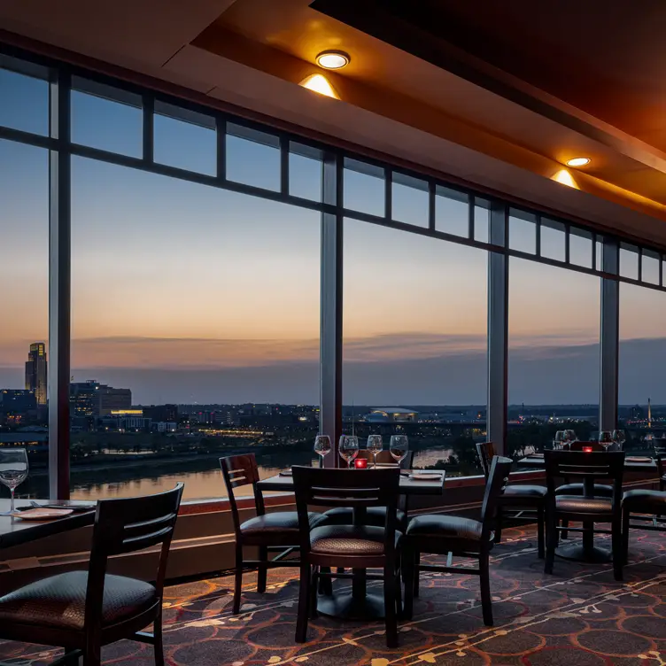 Sunset - 360 Steakhouse - Harrah's Council Bluffs，IACouncil Bluffs