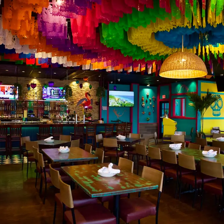 Sayulita's colorful and vibrant main dining room - Sayulita Taco, Mariscos and Tequila Bar，ILRolling Meadows