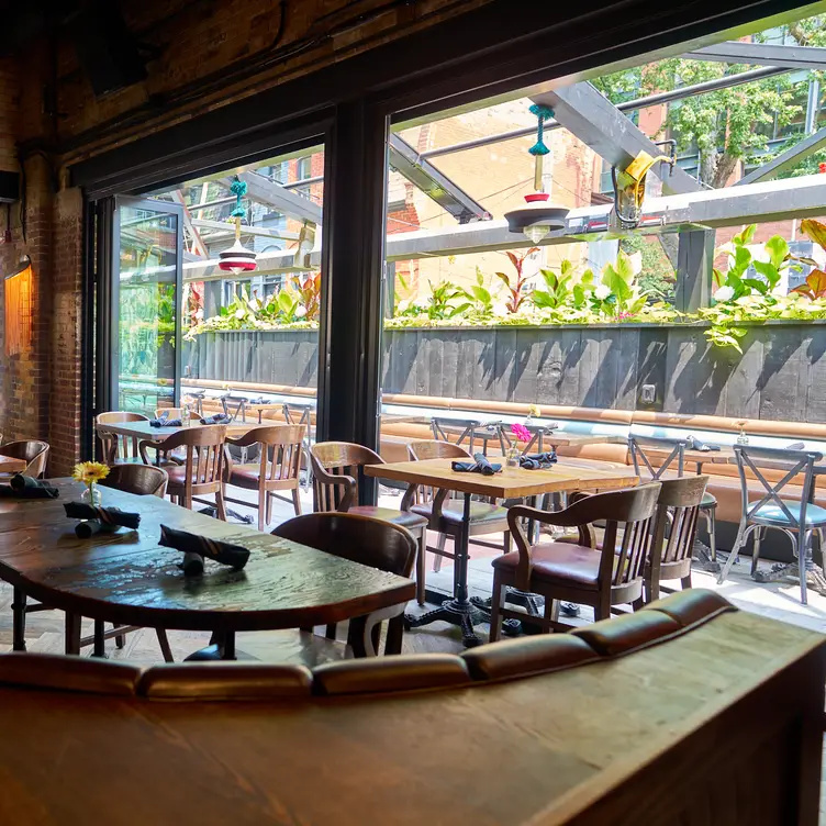 Parlour Lounge /Outdoor patio - The Parlour - Toronto，ONToronto