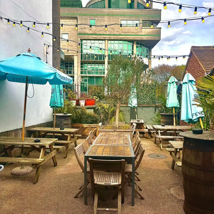 Beer Garden - The Crown & Treaty, Uxbridge, Greater London