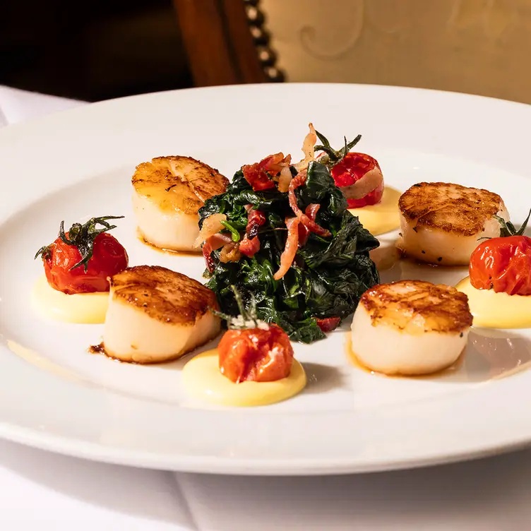 Pan-fried Scallops starter - Giorgio at Leadenhall，London