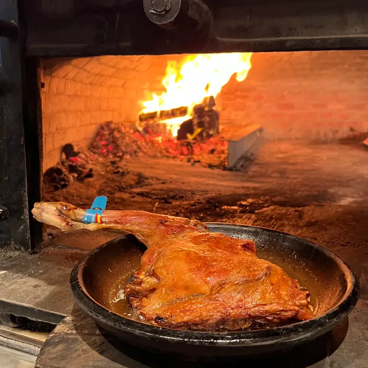 Roasted in Wood Oven  - Asador de Aranda Dubai，DubaiDubai