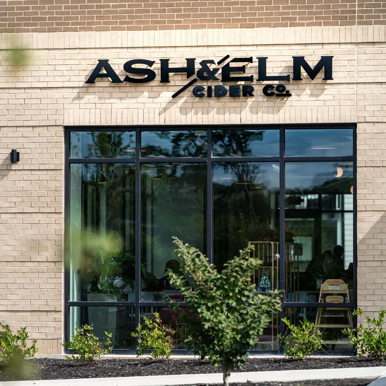 Ash & Elm Cider Co. Restaurant and Cider Bar - Carmel，INCarmel