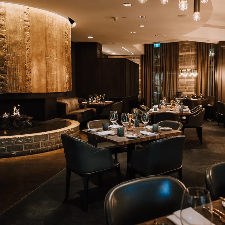 Sidecut Modern Steak + Bar – Four Seasons Resort, Whistler, BC