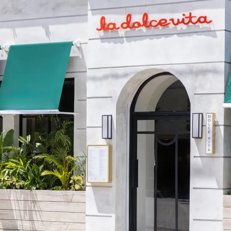 Fachada de Restaurante - La Dolce Vita - Downtown，ROOCancún