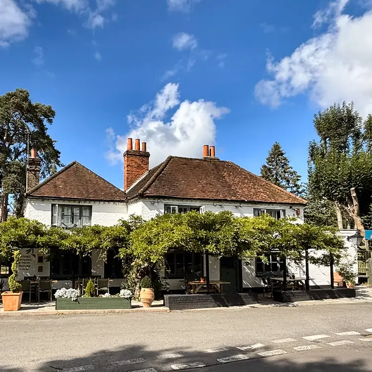 Our welcoming Inn offers a warm relaxed atmosphere - Chris Wheeler at The Crown Inn, Farnham Royal, Slough, Buckinghamshire