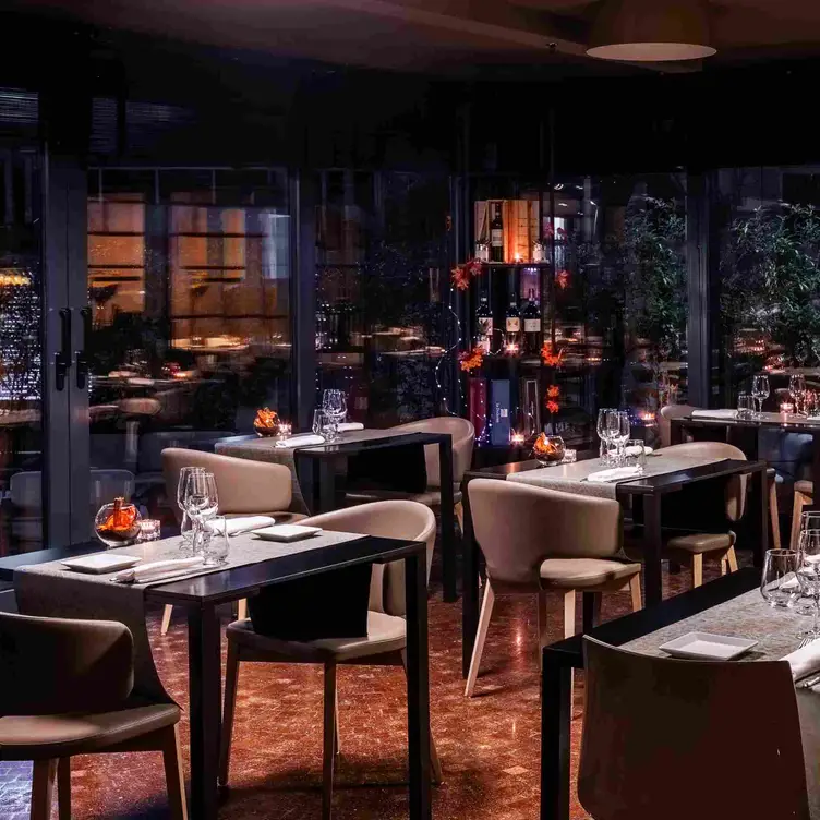 The Hall Bar & Restaurant by Una Cucina, Milano, Citta metropolitana di Milano