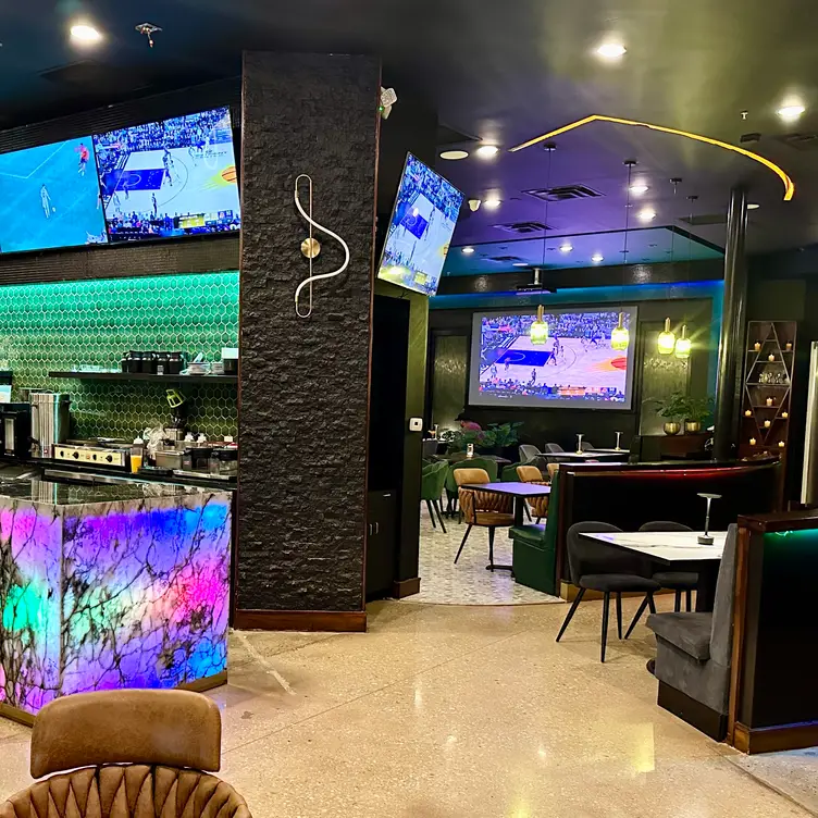 100% halal lounge, serving comfort food &amp; hookah  - Haze Restaurant + Lounge，TXHouston