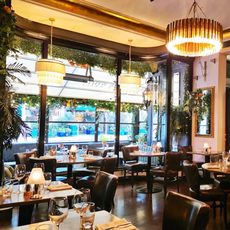 Elegant interior of MPW Steakhouse &amp; Grill Dawson - Marco Pierre White Steakhouse & Grill Dawson Street, Dublin 2, Dublin 2