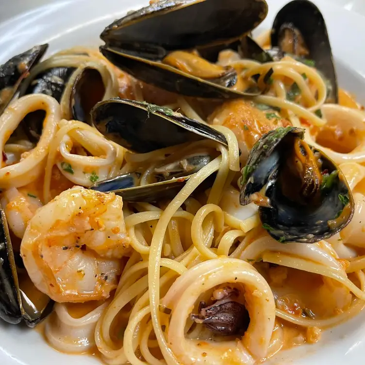 Seafood Linguini - Idylwood Grill VA Falls Church