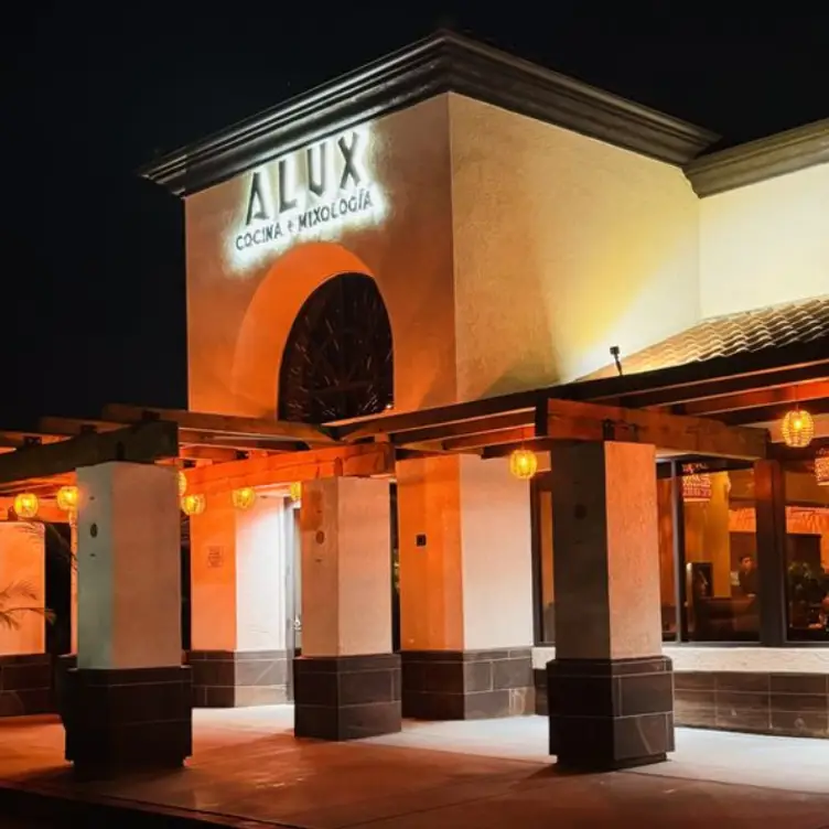 Alux Cocina + Mixologia，CAMoreno Valley